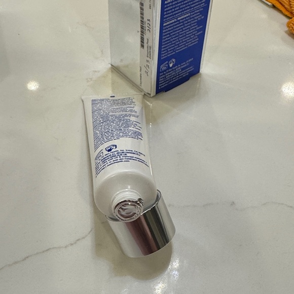 Enzymatic Peel - Picture 3 of 3